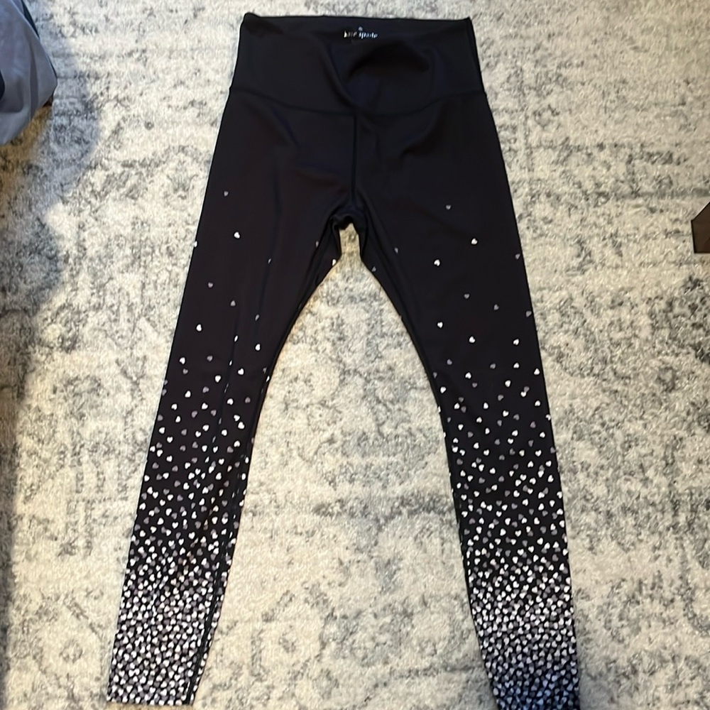 Kate Spade falling heart leggings blackk with grey and white it’s hearts size SM